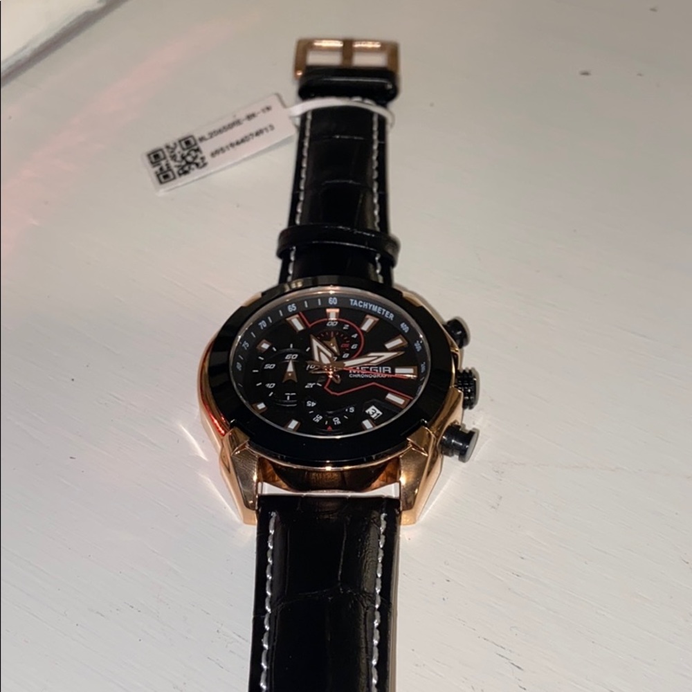 Men watch - Picture 3 of 4